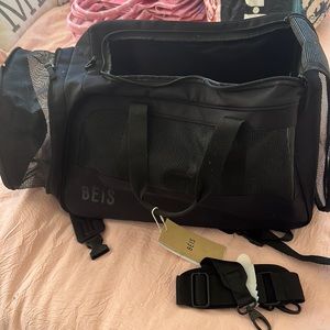 BÉIS Regulation Pet Carrier- brand new- black